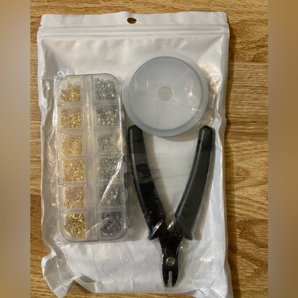 Jewelry Making Kit with Pliers and Beads And Clasps NEW - Picture 7 of 7
